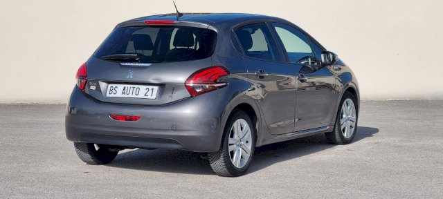 Peugeot Peugeot 208  1.6 BlueHDi 75ch Style 5p