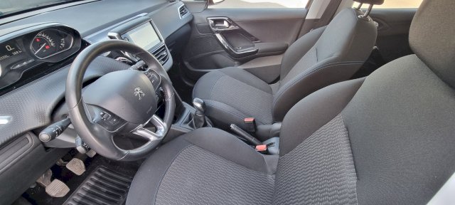 Peugeot Peugeot 208  1.6 BlueHDi 75ch Style 5p