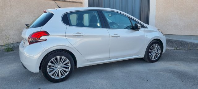 Peugeot Peugeot 208  1.2 PureTech 110ch Allure S&S 5p
