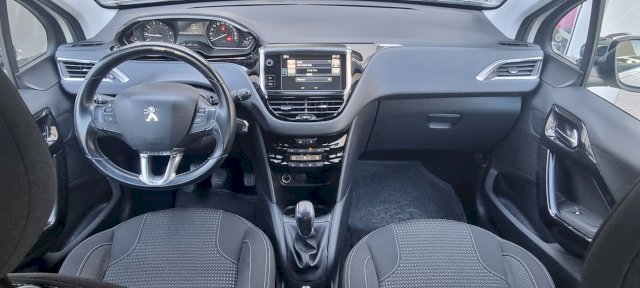 Peugeot Peugeot 208  1.2 PureTech 110ch Allure S&S 5p