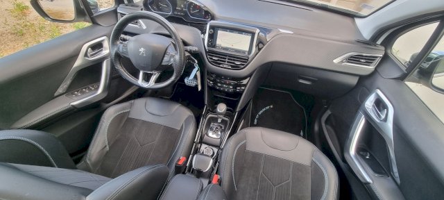 Peugeot Peugeot 2008 1.6 Blue HDI 120 CROSSWAY EAT6