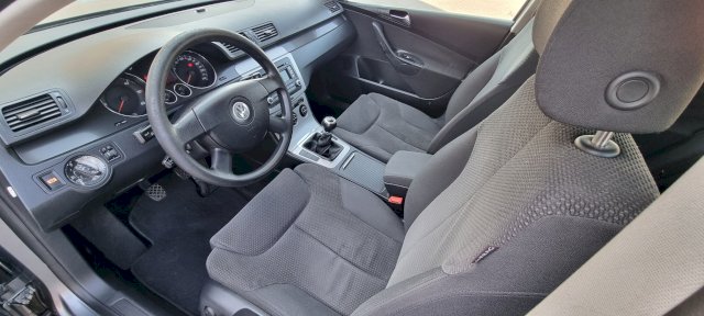 Volkswagen Volkswagen Passat VI 1.9 TDI 105 SW CONFORTLINE