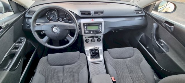 Volkswagen Volkswagen Passat VI 1.9 TDI 105 SW CONFORTLINE