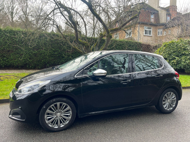 Peugeot Peugeot 208 1.2 PureTech 110ch Allure BUISNESS