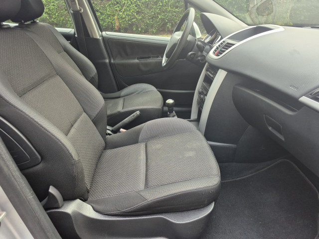 Peugeot Peugeot 207  1.4 HDi70 FAP Urban 5p