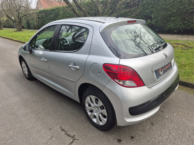 Peugeot Peugeot 207  1.4 HDi70 FAP Urban 5p
