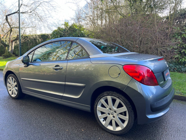Peugeot Peugeot 207 1.6 HDi110 Féline CABRIOLET 2990 EURO