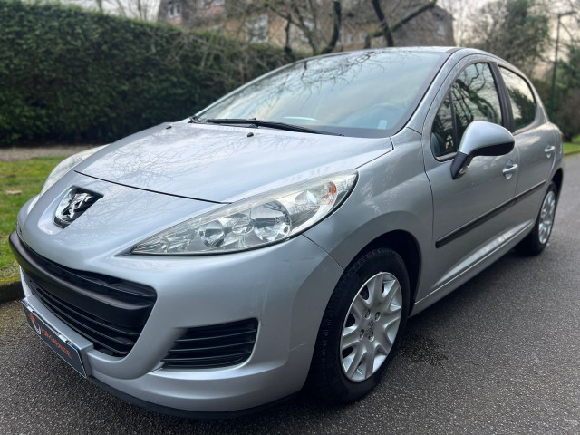 Peugeot Peugeot 207 207 1.4i URBAN 4990 EURO