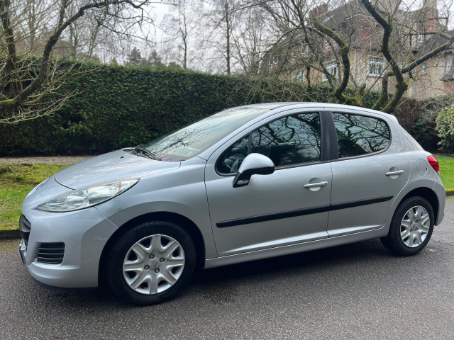 Peugeot Peugeot 207 207 1.4i URBAN 4990 EURO 