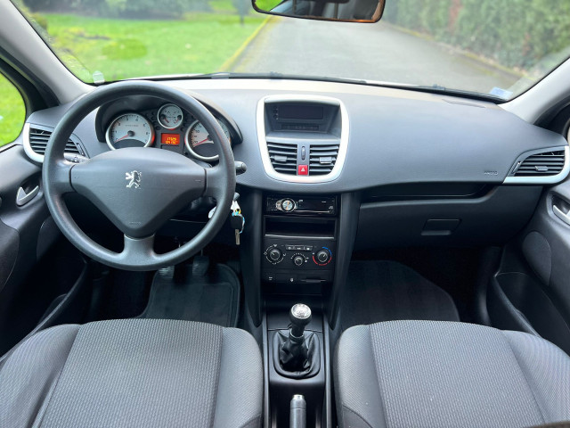 Peugeot Peugeot 207 207 1.4i URBAN 4990 EURO 