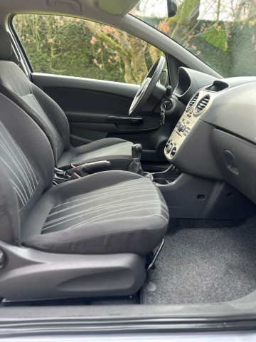 Opel Opel Corsa OPEL CORSA 1.2 CARNET COMPLET 3990 EURO