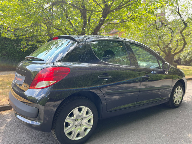 Peugeot Peugeot 207 PEUGEOT 207 1.4I 75CV CLIMATISATION 