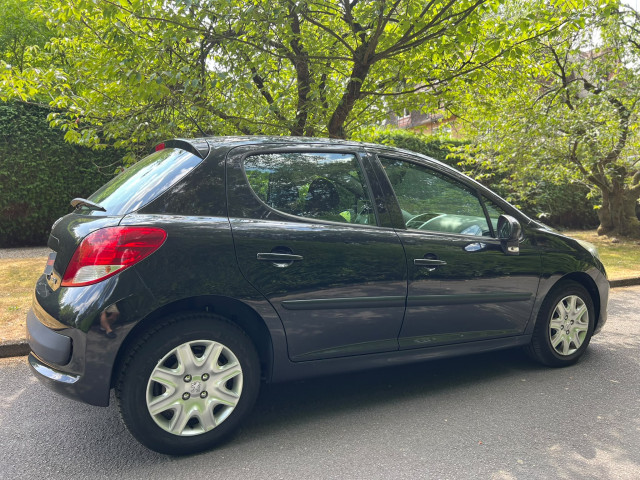 Peugeot Peugeot 207 PEUGEOT 207 1.4I 75CV CLIMATISATION 