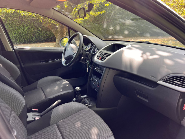 Peugeot Peugeot 207 PEUGEOT 207 1.4I 75CV CLIMATISATION 