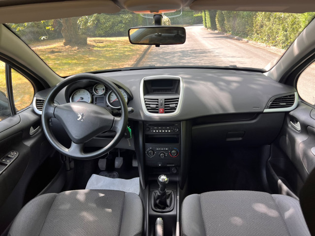 Peugeot Peugeot 207 PEUGEOT 207 1.4I 75CV CLIMATISATION 