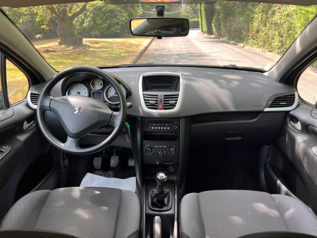 Peugeot Peugeot 207 PEUGEOT 207 1.4I 75CV CLIMATISATION 
