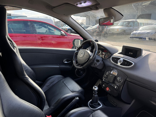 Renault Renault Clio III 2.0 16v 203ch RS Ange&Démon