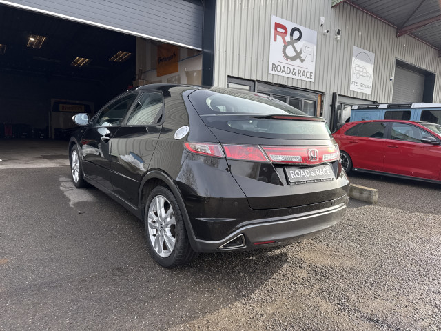 Honda Honda Civic VIII 1.8 i-VTEC Sport 5p