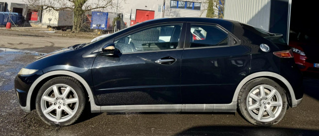 Honda Honda Civic VIII 1.8 i-VTEC Sport 5p