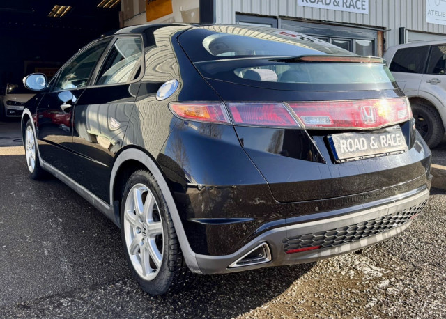 Honda Honda Civic VIII 1.8 i-VTEC Sport 5p