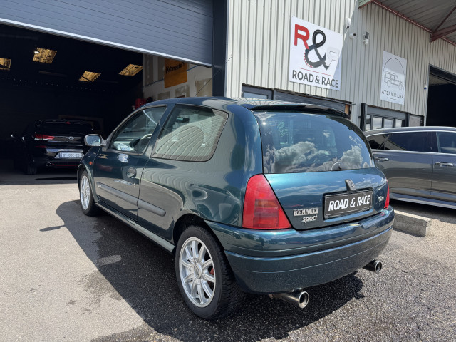 Renault Renault Clio II (B/C65) 2.0 16v 172ch RS Limited 3p