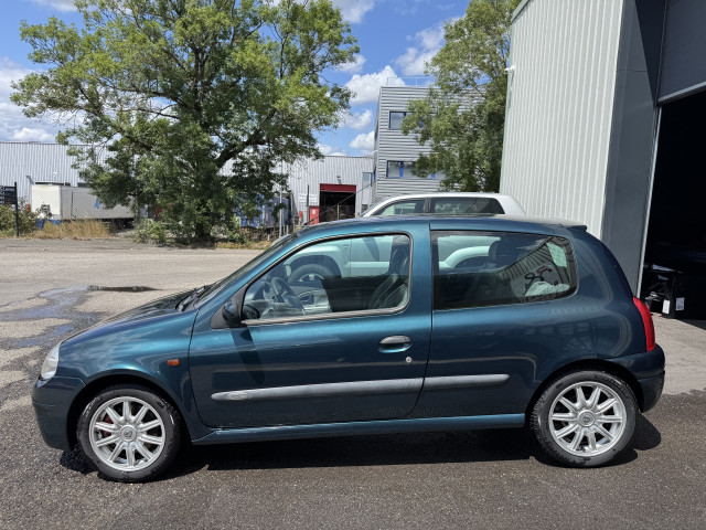 Renault Renault Clio II (B/C65) 2.0 16v 172ch RS Limited 3p