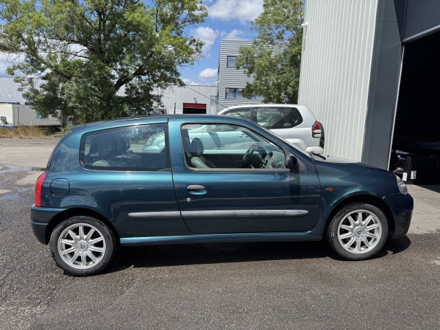 Renault Renault Clio II (B/C65) 2.0 16v 172ch RS Limited 3p