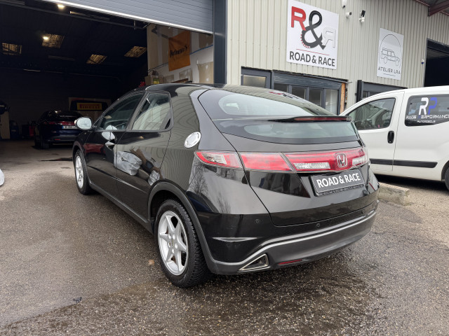 Honda Honda Civic VIII 1.8 i-VTEC Sport 5p
