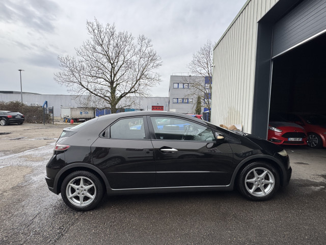 Honda Honda Civic VIII 1.8 i-VTEC Sport 5p