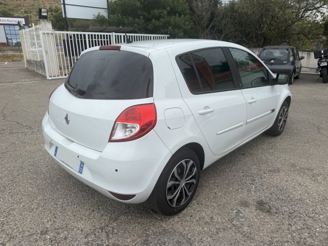 Renault Renault Clio RENAULT CLIO III 1.5 DCI 20 th ANNIVERSAIRE