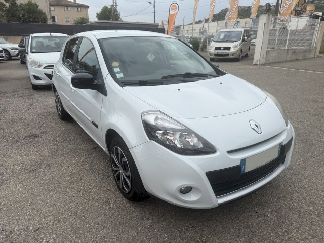 Renault Renault Clio RENAULT CLIO III 1.5 DCI 20 th ANNIVERSAIRE