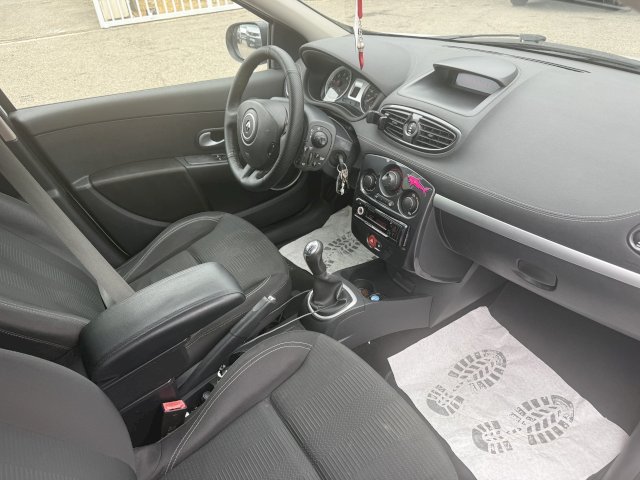 Renault Renault Clio RENAULT CLIO III 1.5 DCI 20 th ANNIVERSAIRE