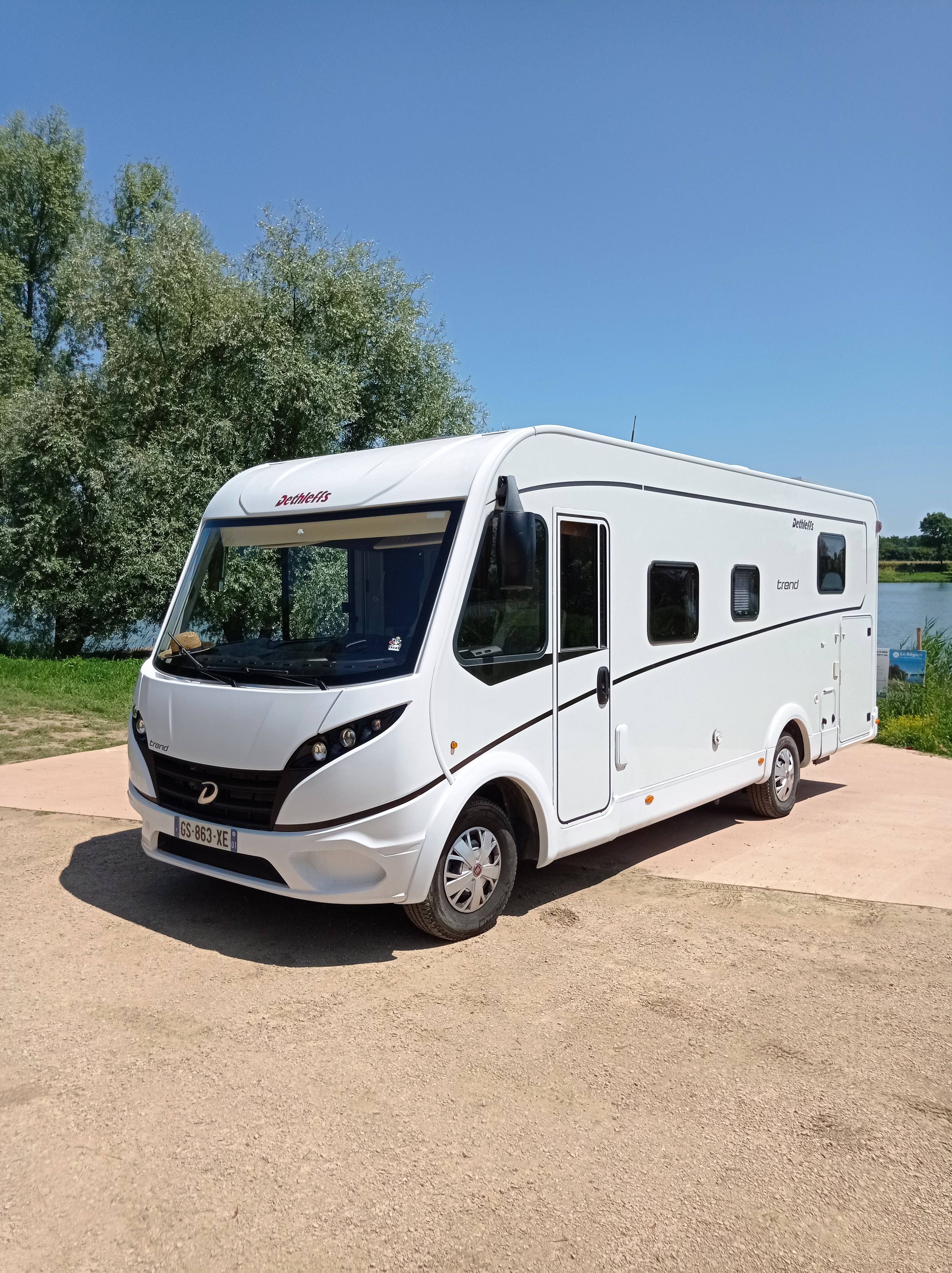 Ducato DETHLEFFS TREND I 7057 DBM – 180 CH – 2023 – 15 000 KM – 4 COUCHAGES – ULTRA ÉQUIPÉ – GARANTIE 12 MOIS