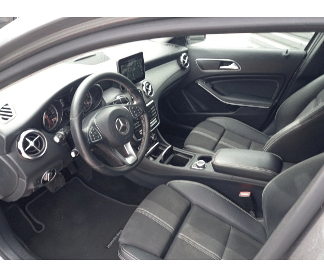 Mercedes-Benz GLA 180DA SENSATION SENSATION