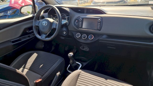 Toyota Toyota Yaris 70 VVT-i France Business 5p RC19