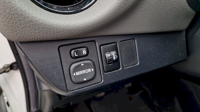 Toyota Toyota Yaris 70 VVT-i France Business 5p RC19