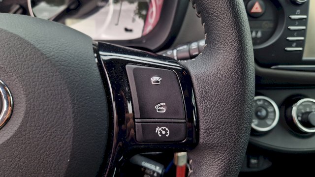 Toyota Toyota Yaris 70 VVT-i France Business 5p RC19
