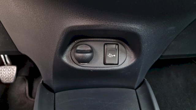 Toyota Toyota Yaris 70 VVT-i France Business 5p RC19