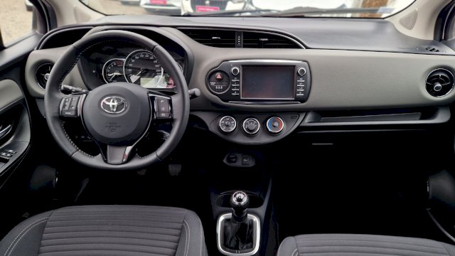 Toyota Toyota Yaris 70 VVT-i France Business 5p RC19