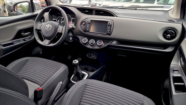 Toyota Toyota Yaris 70 VVT-i France Business 5p RC19