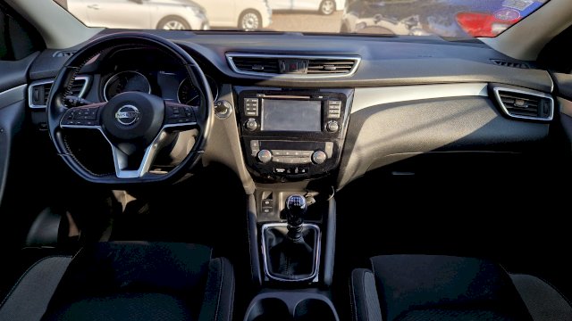 Nissan Nissan Qashqai II (J11) 1.2 DIG-T 115ch N-Connecta