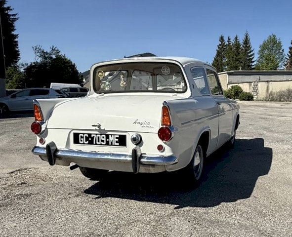 Ford ANGLIA DELUXE