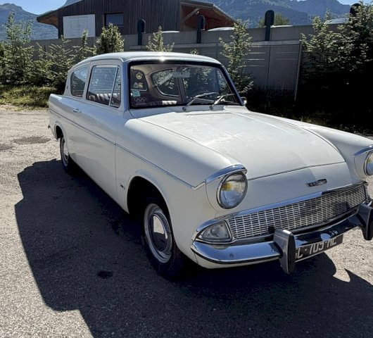 Ford ANGLIA DELUXE