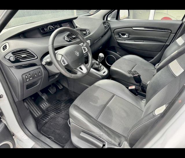 Renault Renault Scenic III (J95) 1.6 dCi 130ch energy Dynamique eco²