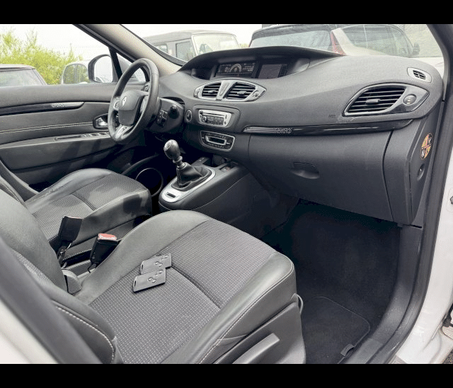 Renault Renault Scenic III (J95) 1.6 dCi 130ch energy Dynamique eco²