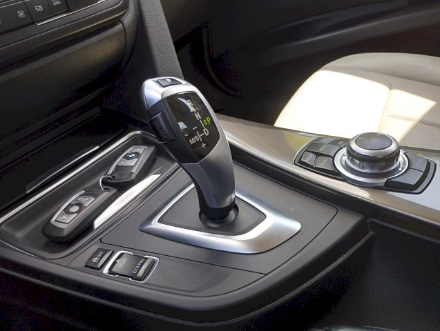 BMW BMW Série 3 VI (F30) 318d 143ch Modern