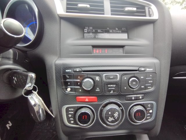 DS DS  4 BlueHDI 120 CV S&S BE CHIC