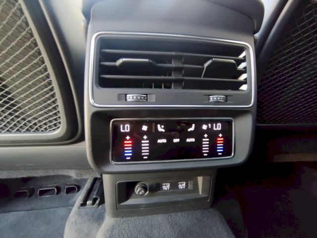 Audi Audi Q7 50 TDI 286ch S line quattro Tiptronic 7 places