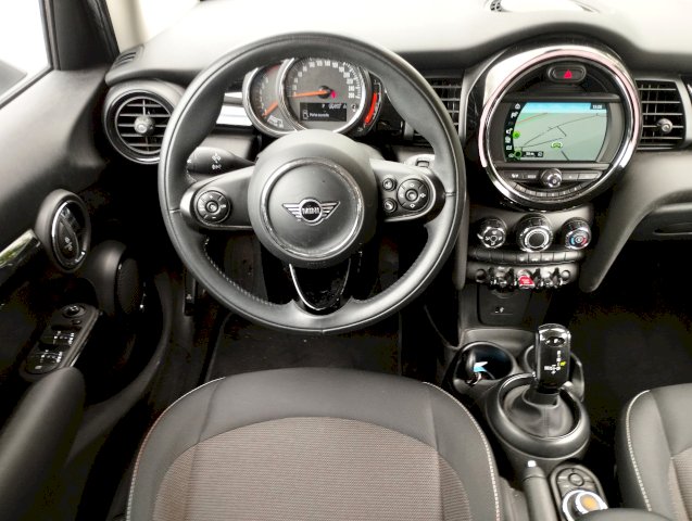 Mini Mini Mini 1.5i DCT7 102 5P