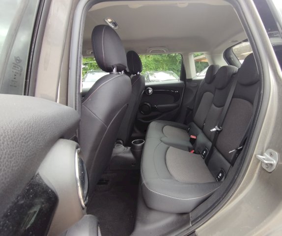 Mini Mini Mini 1.5i DCT7 102 5P